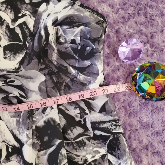 Apt.9 Woman's Black and white floral graphic dress size 1X - Picture 8 of 8